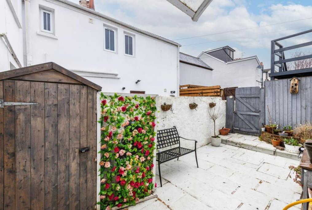 Cosy Flat In Burgess Hill, Sussex Apartment Exterior foto